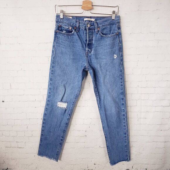 Levi's Denim - Levis Wedgie Jeans Size 27 100% Cotton Rigid Denim Distressed Medium Blue Wash